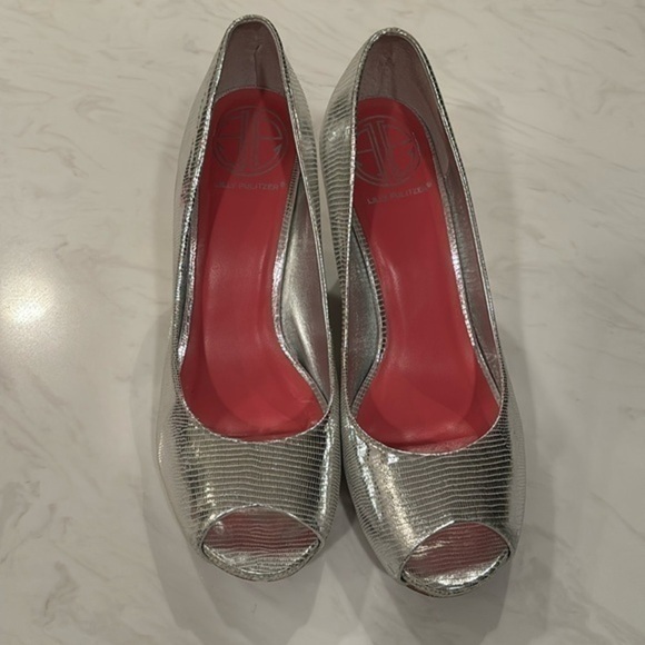 Lilly Pulitzer Metallic Silver Wedges - Picture 1 of 8